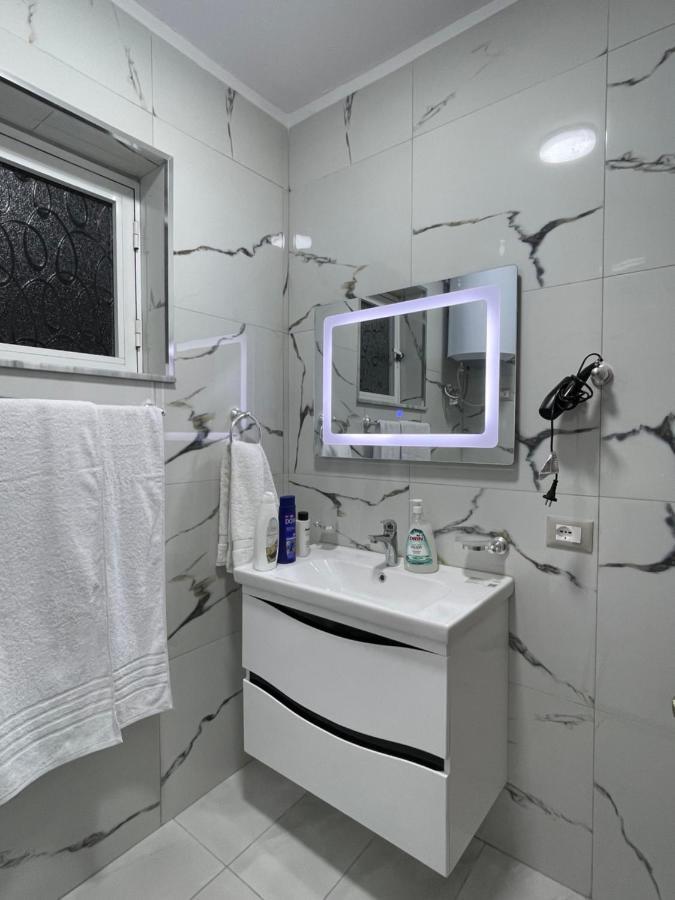 Guest House Tirana Buitenkant foto