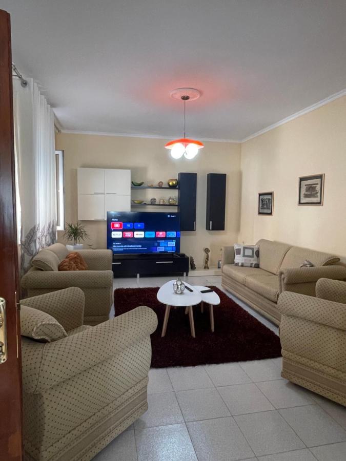 Guest House Tirana Buitenkant foto